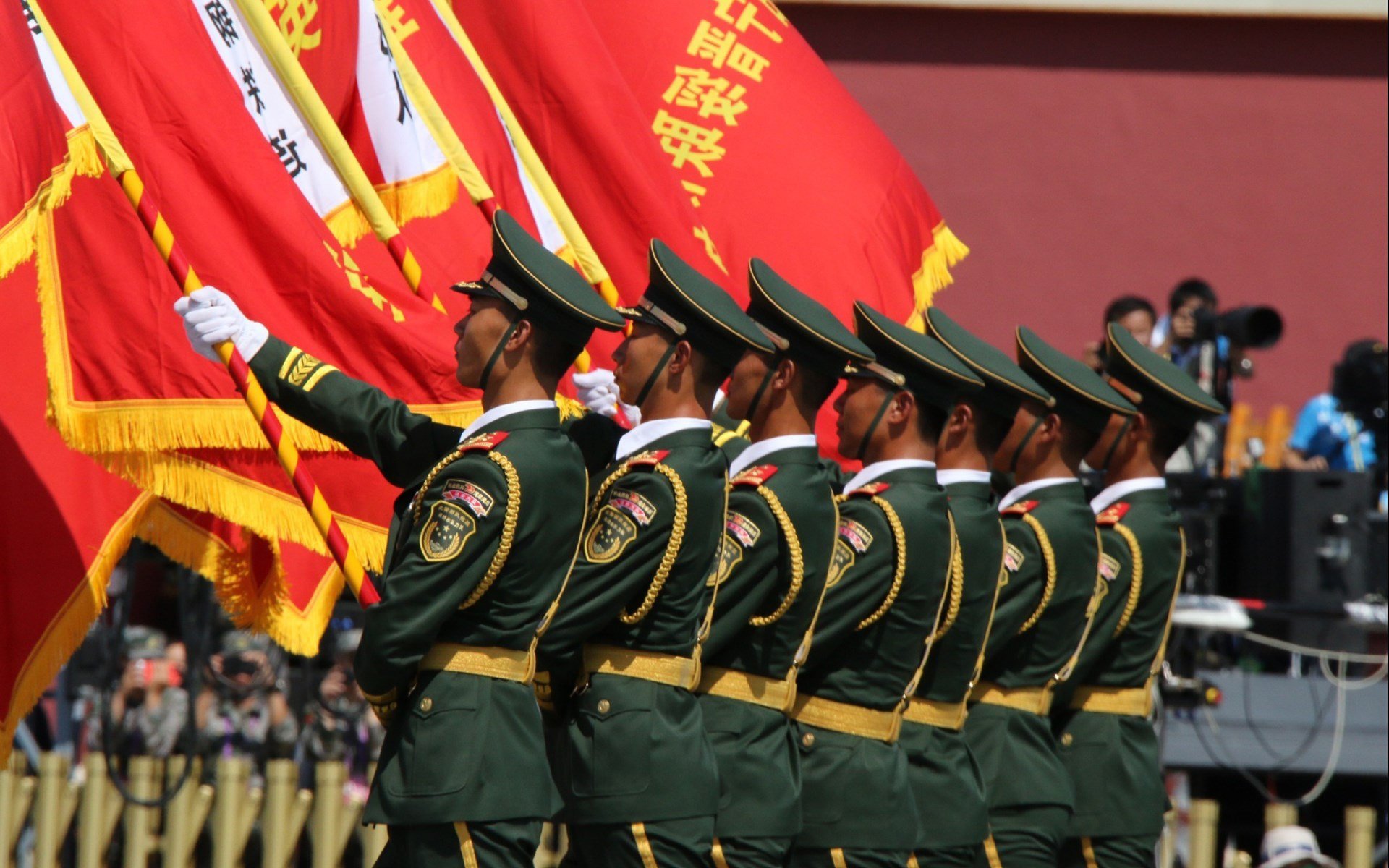 kaiyun网站-_光影街头滑板：城市夜跑的时尚新风潮_，滑板夜景