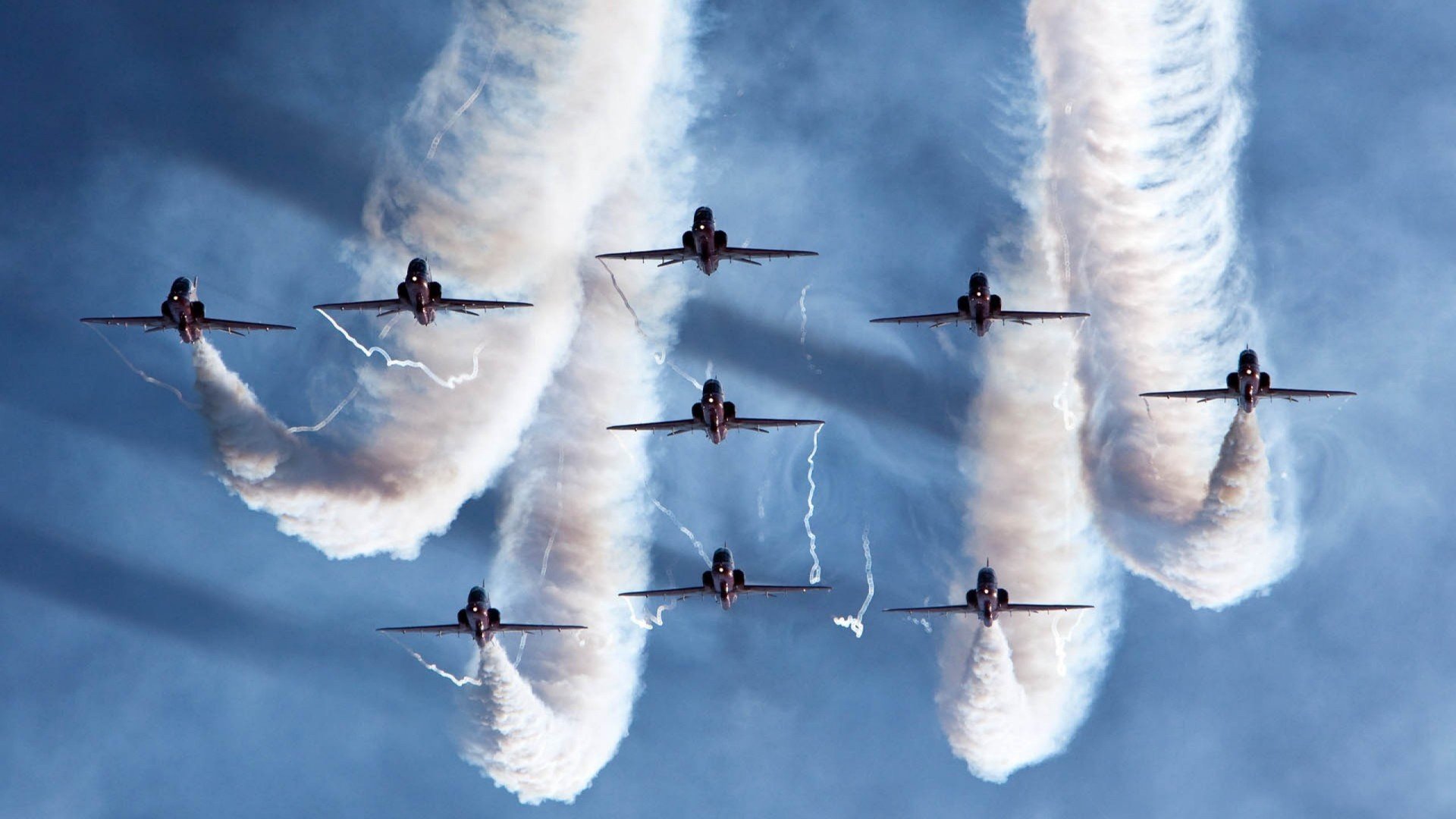 Kaiyun APP-“英超明星表现神勇，助力球队稳步登顶”，英超球队球星