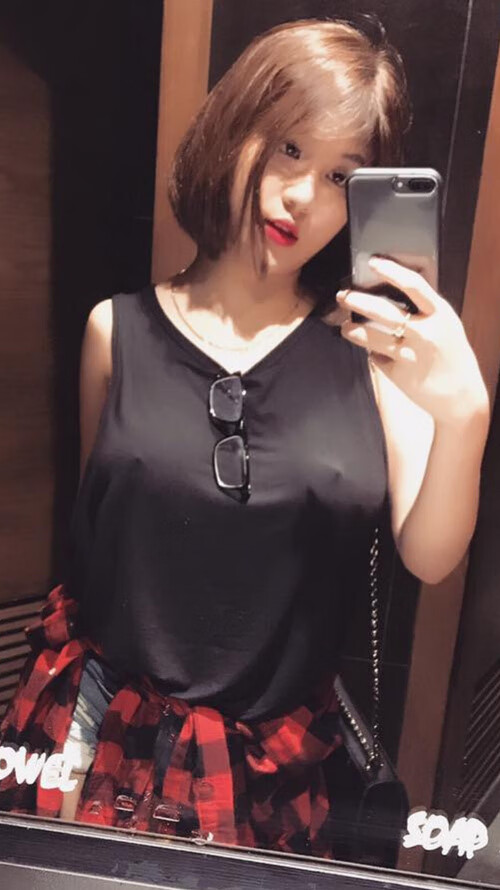 kaiyun体育综合-城市夜色极限滑板:点亮夜晚的速度与激情